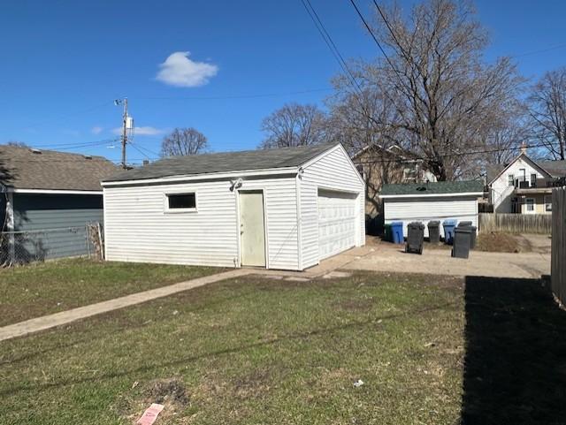 Back yard driveway.jpg