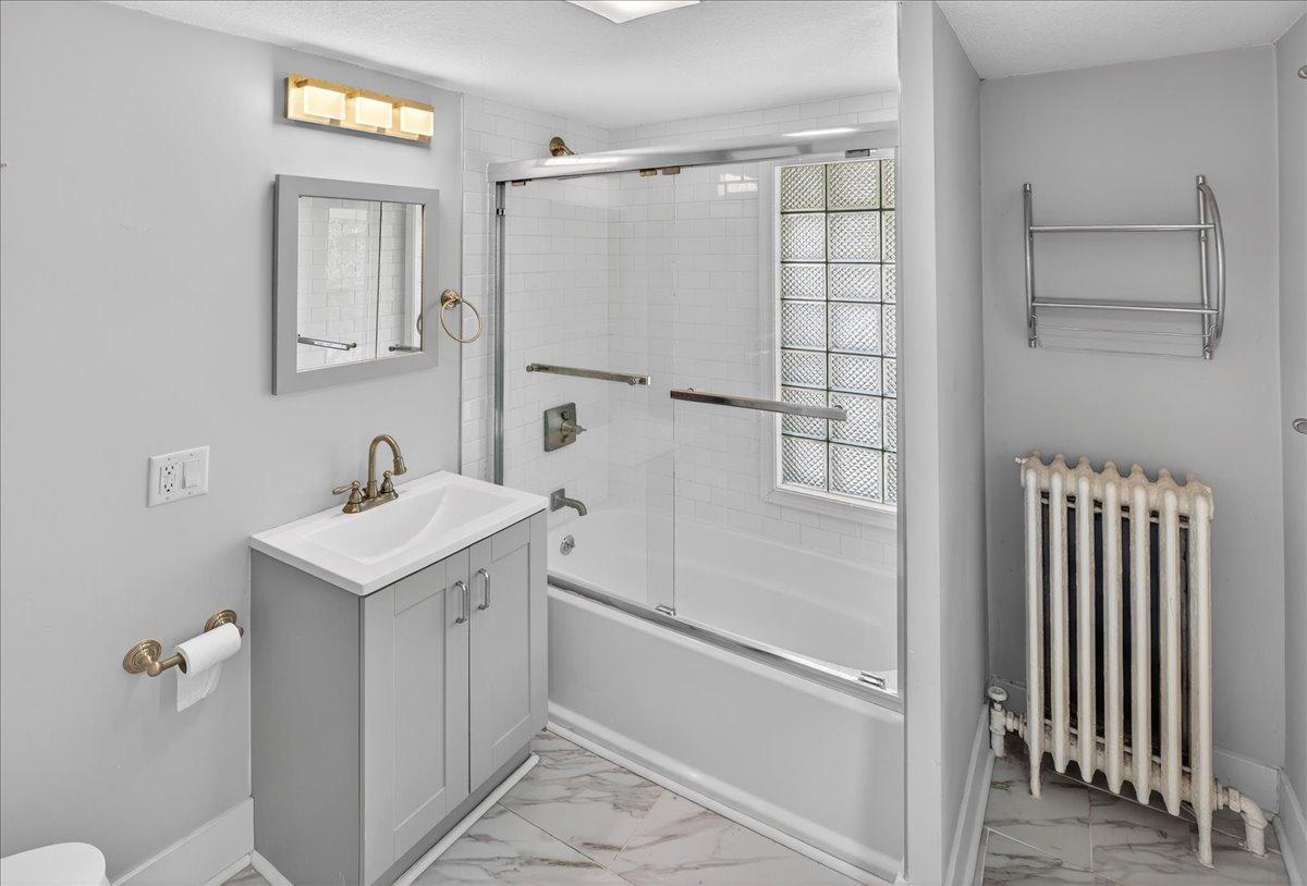 Upper Level Full Bathroom updated.