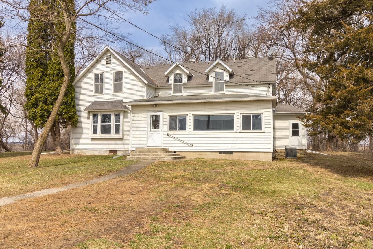 16827 Walden Ave pic 5pg.jpg