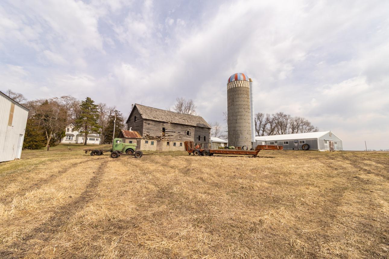 16827 Walden Ave pic 10pg.jpg