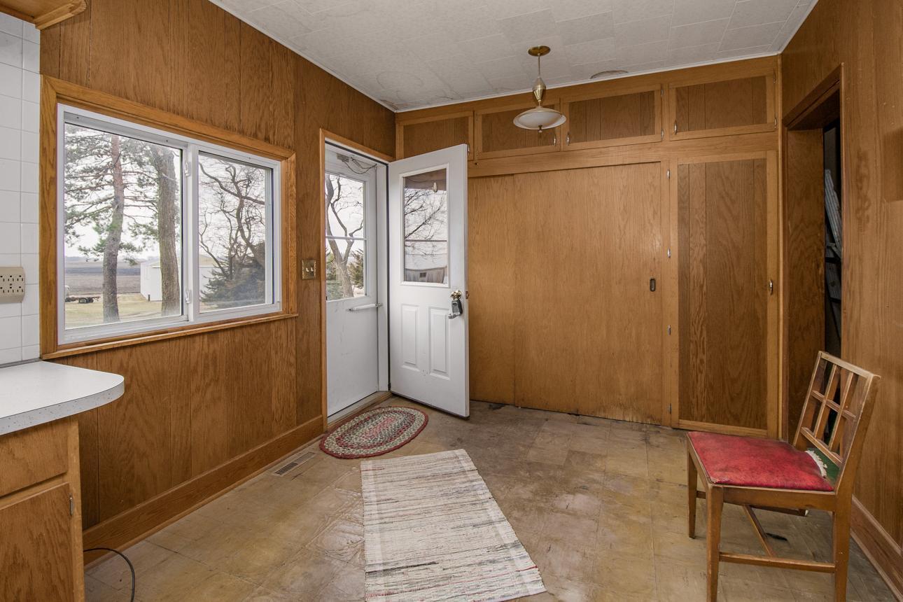 16827 Walden Ave pic 31pg.jpg