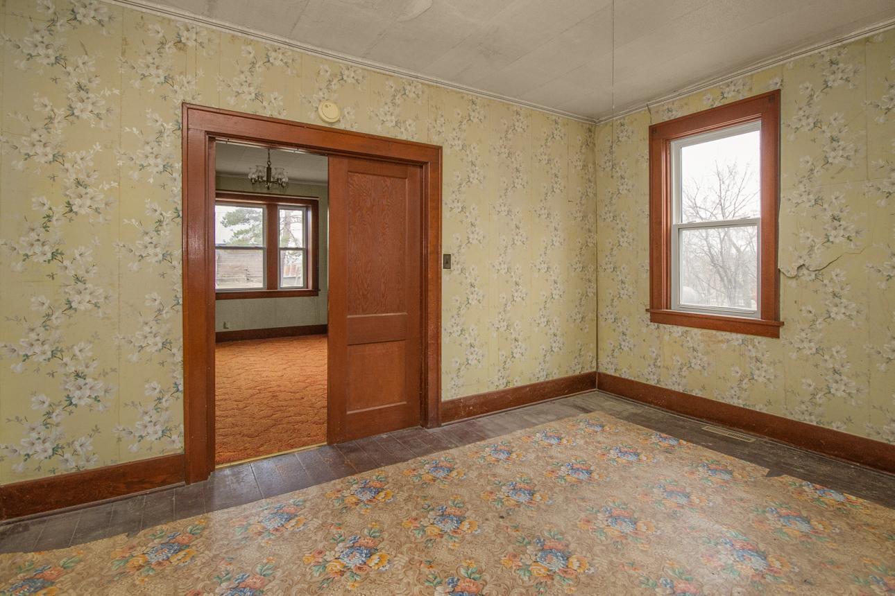 16827 Walden Ave pic 38pg.jpg