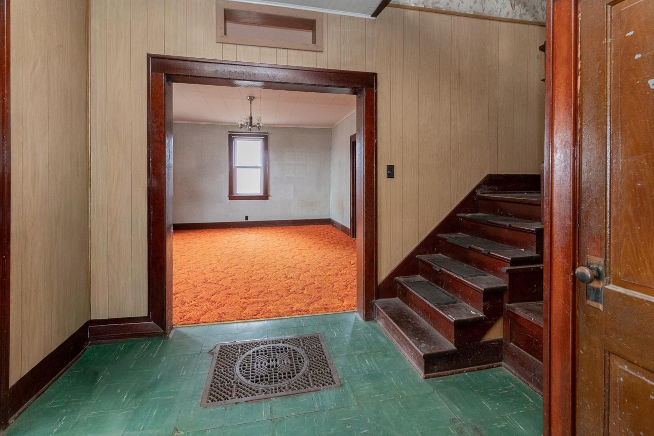 16827 Walden Ave pic 41pg.jpg