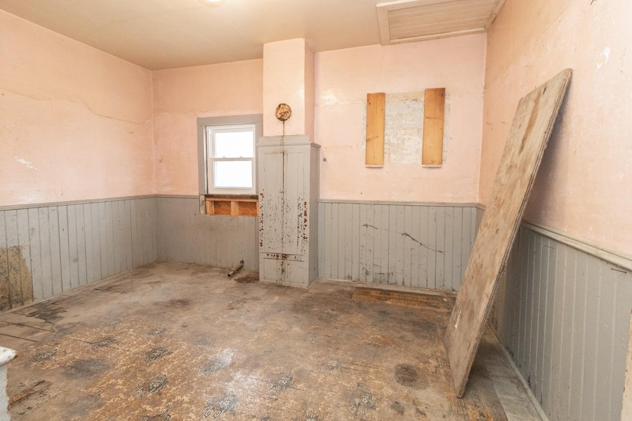 16827 Walden Ave pic 45pg.jpg