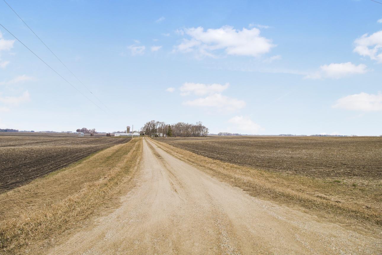 16827 Walden Ave pic 52pg.jpg