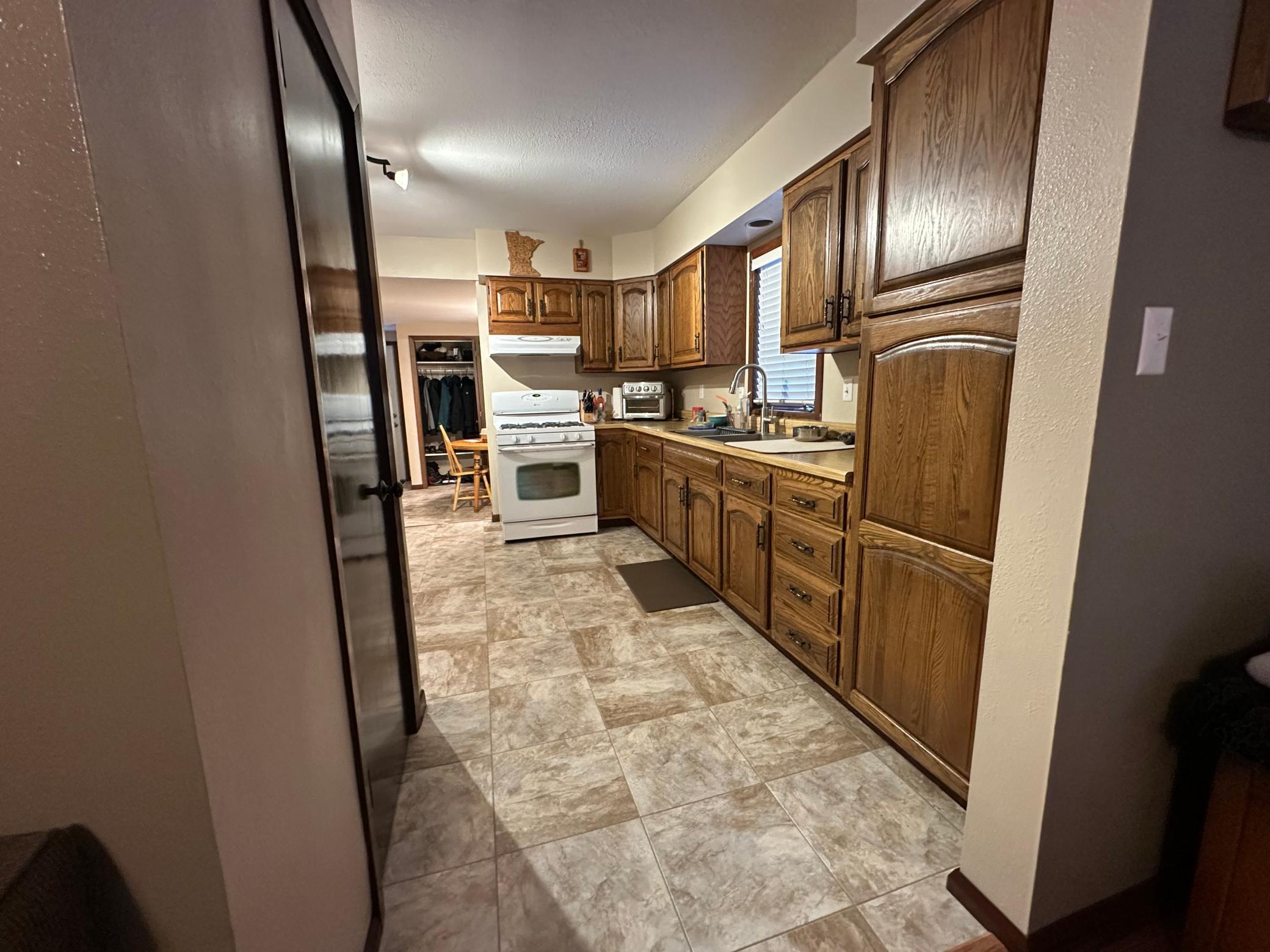 LR to kitchen