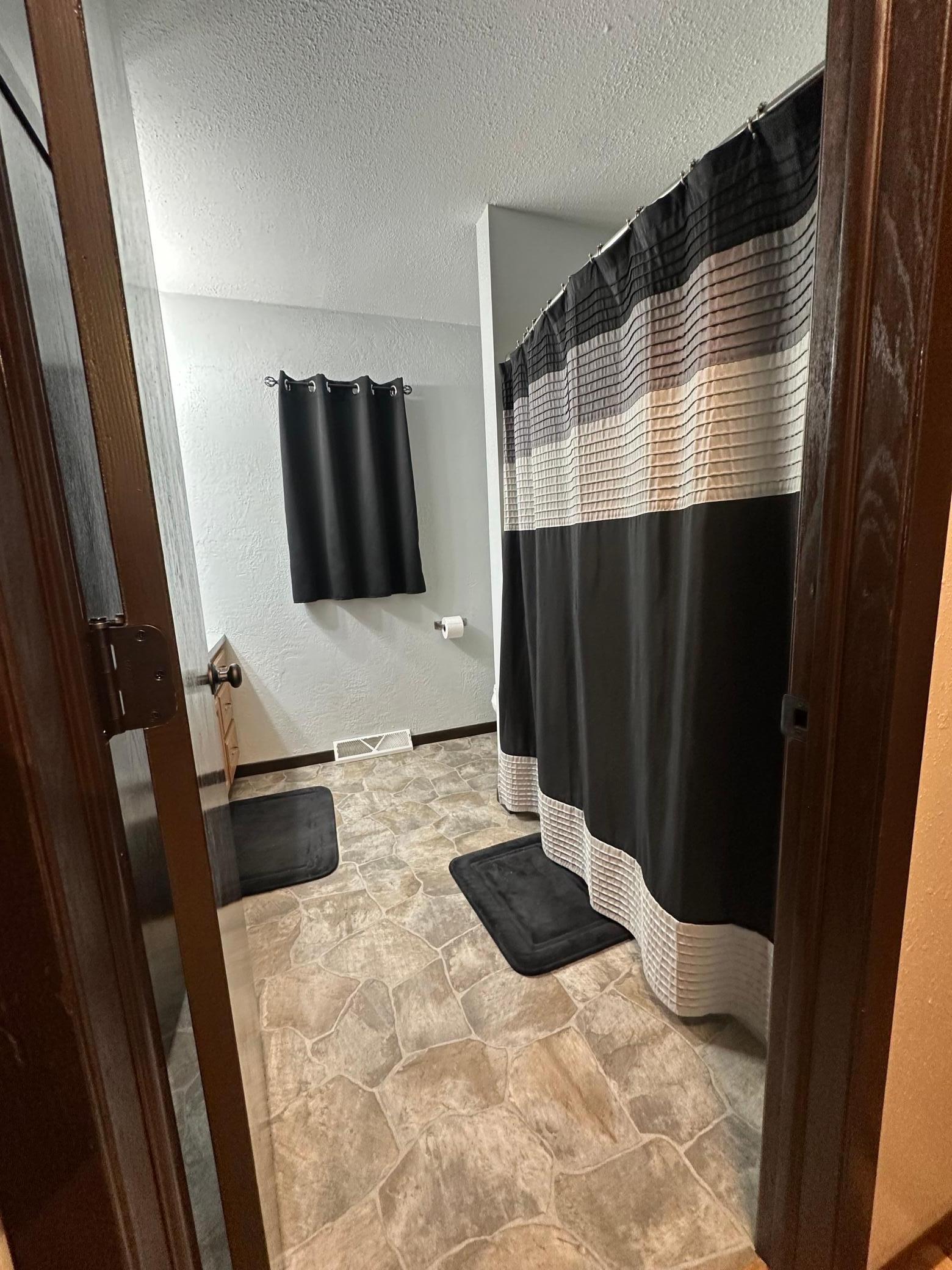 Main floor full bath