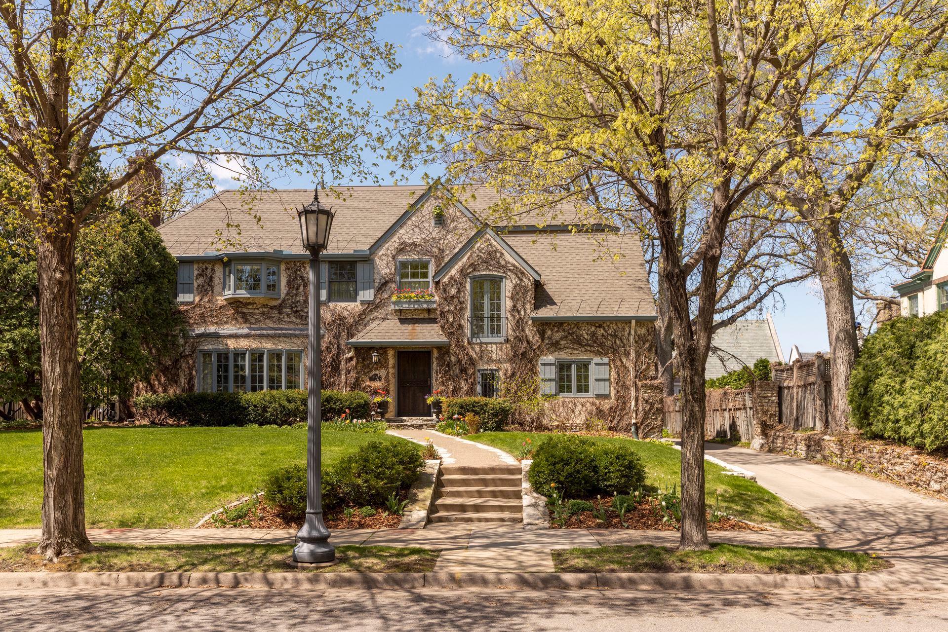Located on the idyllic Knox Ave S with its large lots, stately homes, historic street lamps, and wide setbacks. Knox has been a coveted street in Lowry Hill for generations.