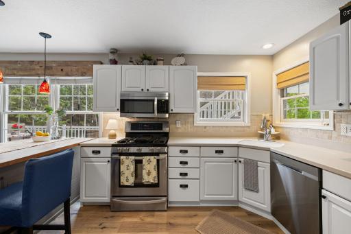 31789 Lakeway Drive NE, Cambridge, MN 55008