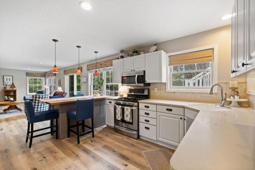 31789 Lakeway Drive NE, Cambridge, MN 55008