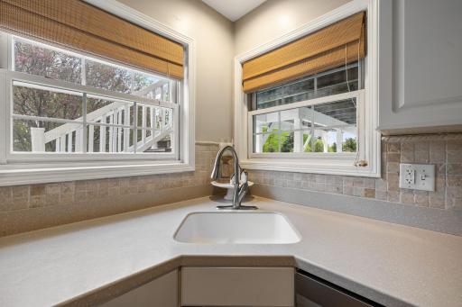 31789 Lakeway Drive NE, Cambridge, MN 55008
