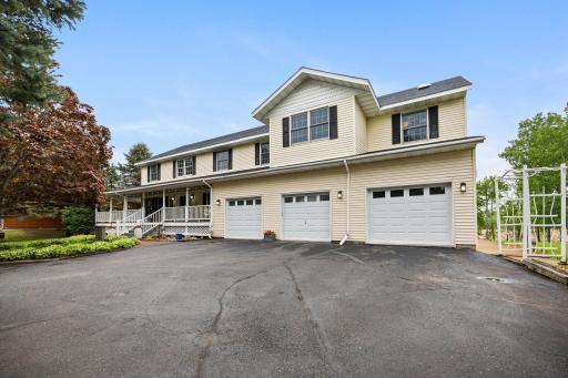 31789 Lakeway Drive NE, Cambridge, MN 55008