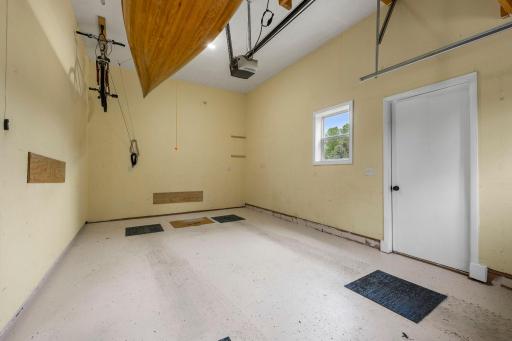 31789 Lakeway Drive NE, Cambridge, MN 55008