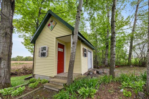 31789 Lakeway Drive NE, Cambridge, MN 55008