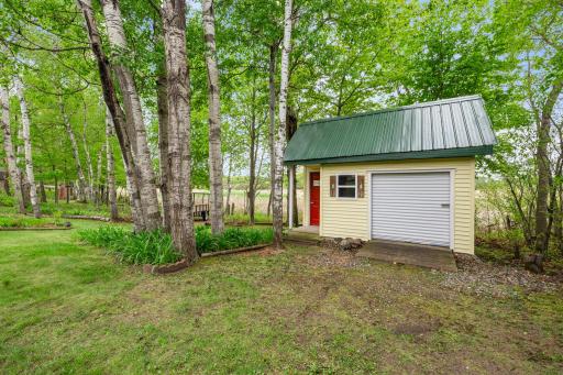 31789 Lakeway Drive NE, Cambridge, MN 55008