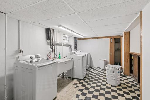 1216 University Avenue Northeast - Spacecrafting - 0039.jpg