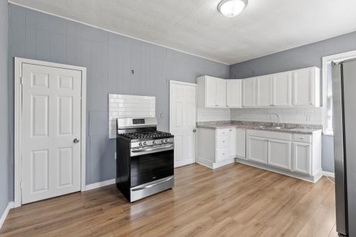 936 Duchess Street, Saint Paul, MN 55106