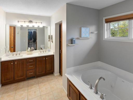13518 Crompton Court, Rosemount, MN 55068