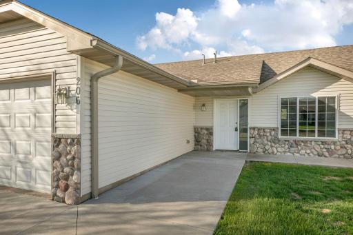 206 Appaloosa Court, Braham, MN 55006