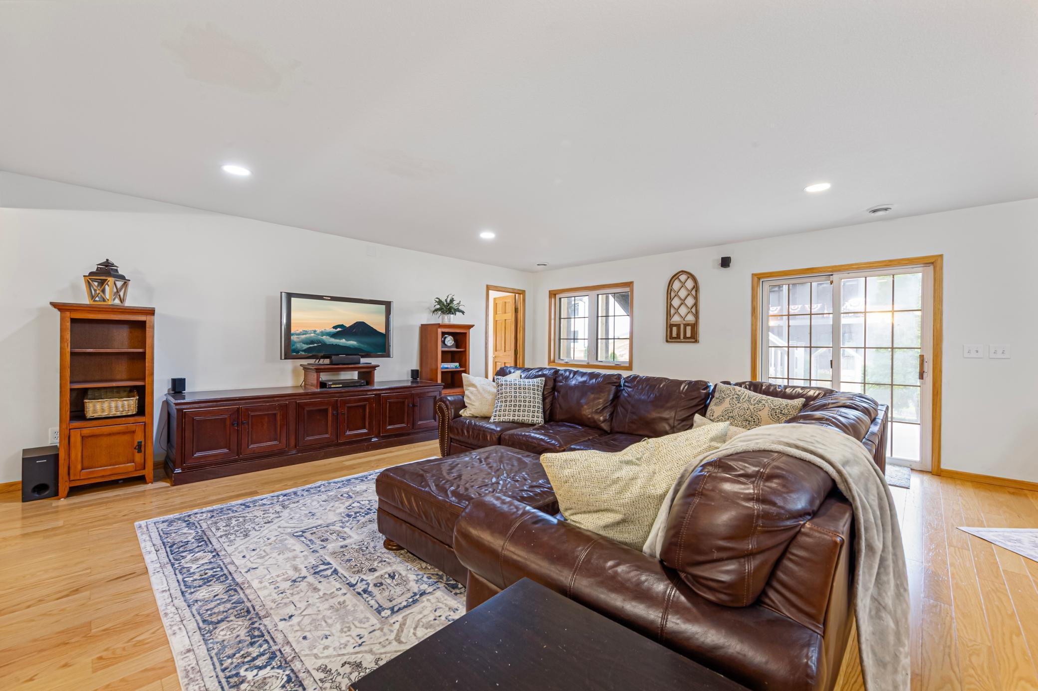 45 family room_lower.jpg