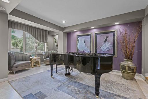 705 W River Parkway, Champlin, MN 55316