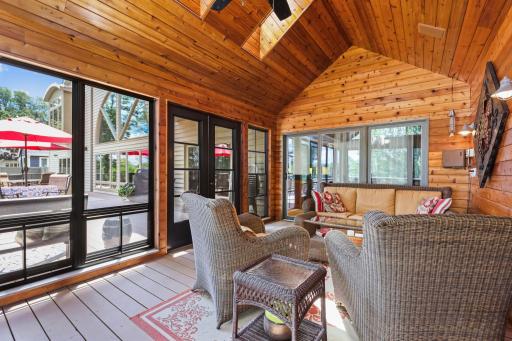 705 W River Parkway, Champlin, MN 55316