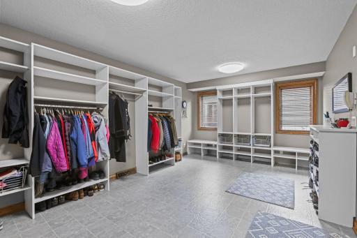 705 W River Parkway, Champlin, MN 55316