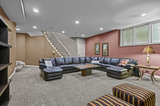 705 W River Parkway, Champlin, MN 55316