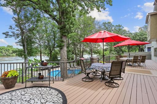 705 W River Parkway, Champlin, MN 55316