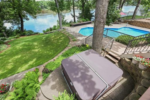 705 W River Parkway, Champlin, MN 55316