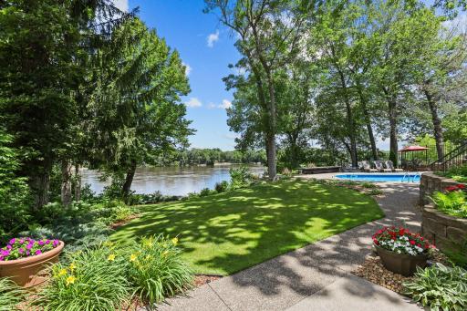 705 W River Parkway, Champlin, MN 55316