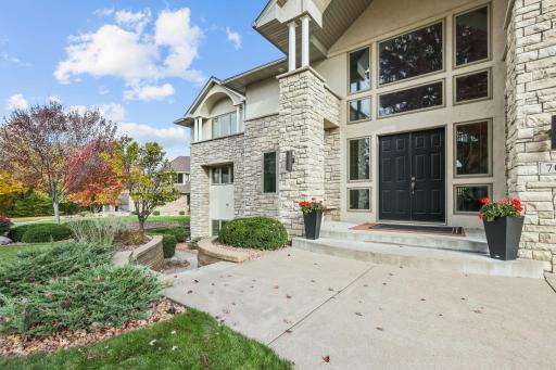 705 W River Parkway, Champlin, MN 55316
