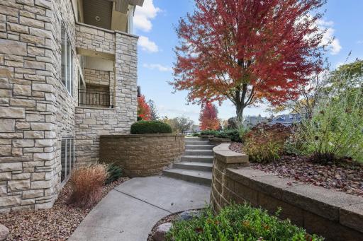 705 W River Parkway, Champlin, MN 55316