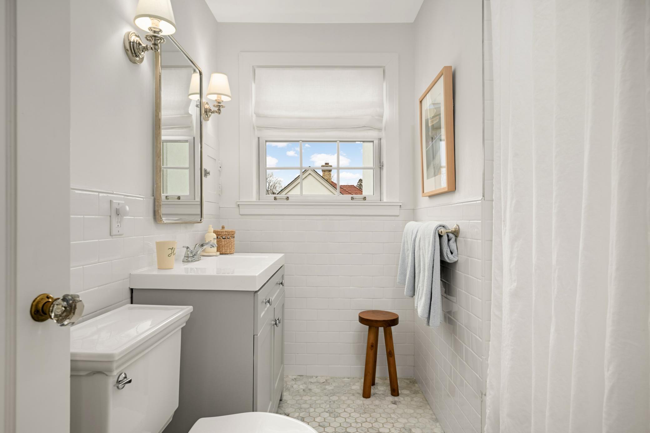 Full bathroom on second floor