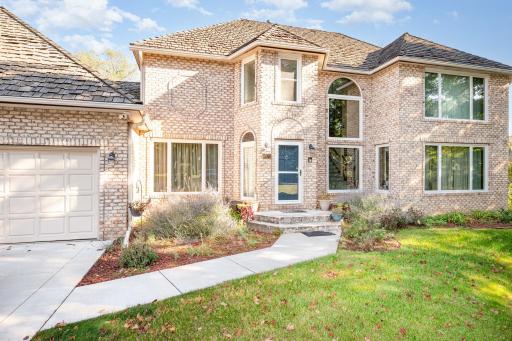 8973 Knoble Court, Eden Prairie, MN 55347