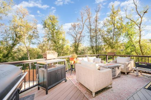 8973 Knoble Court, Eden Prairie, MN 55347