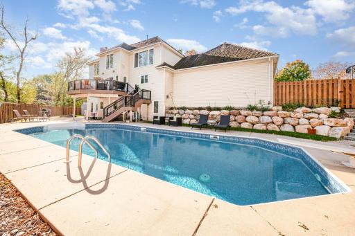 8973 Knoble Court, Eden Prairie, MN 55347