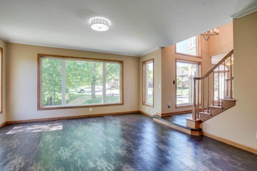 8973 Knoble Court, Eden Prairie, MN 55347
