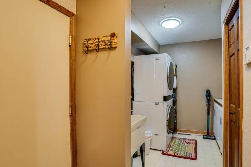 8973 Knoble Court, Eden Prairie, MN 55347