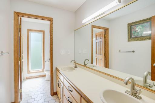 8973 Knoble Court, Eden Prairie, MN 55347