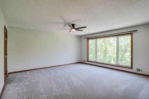 8973 Knoble Court, Eden Prairie, MN 55347