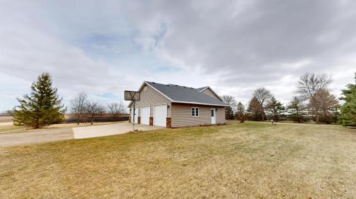 6335 1st Avenue W, Willmar, MN 56201