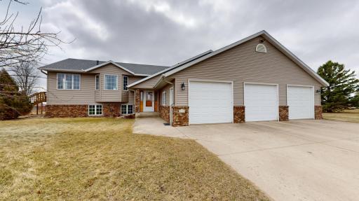 6335 1st Avenue W, Willmar, MN 56201