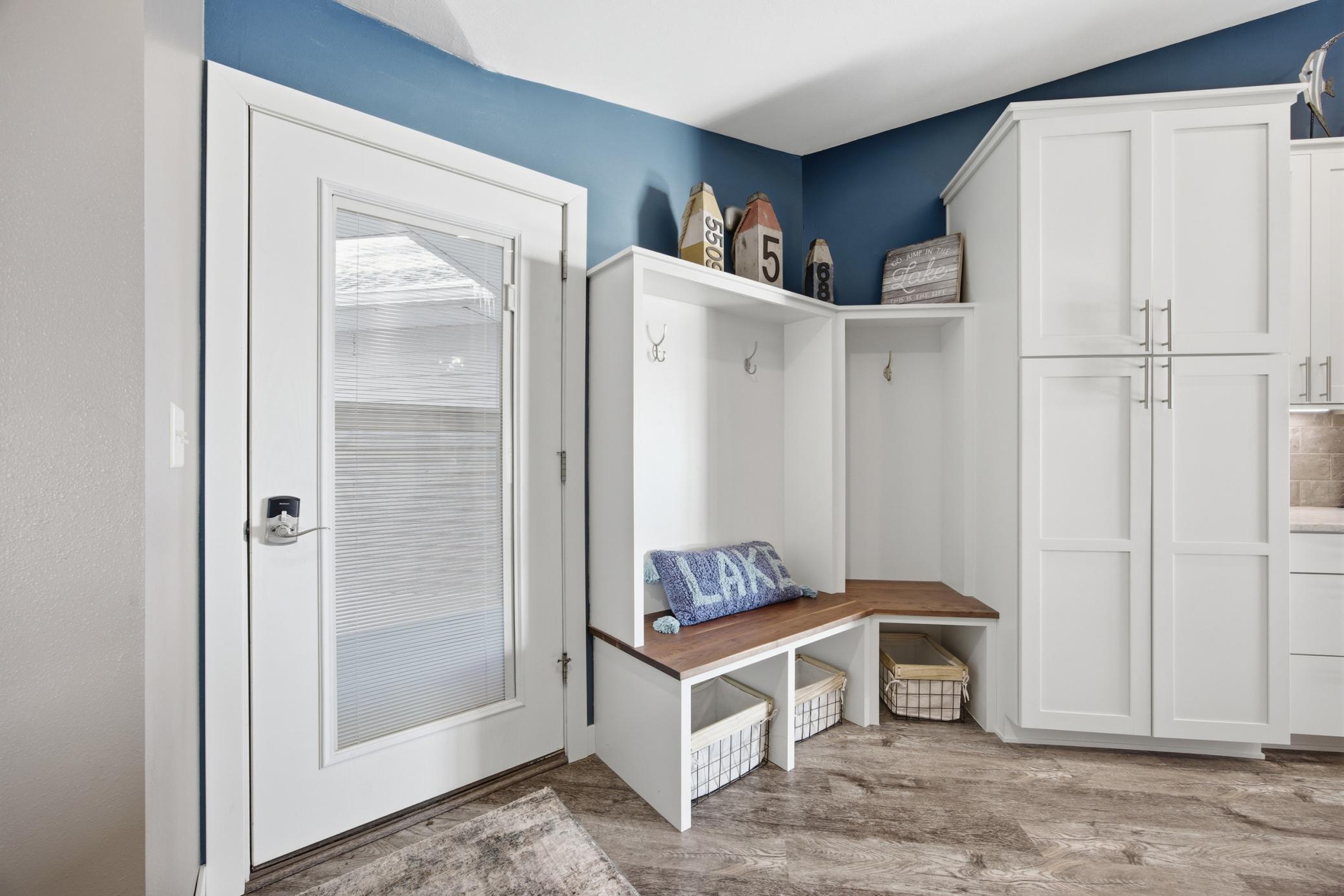 Foyer with built ins