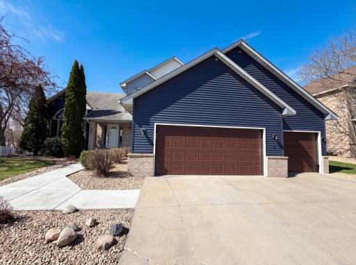 8433 Upland Lane N, Maple Grove, MN 55311