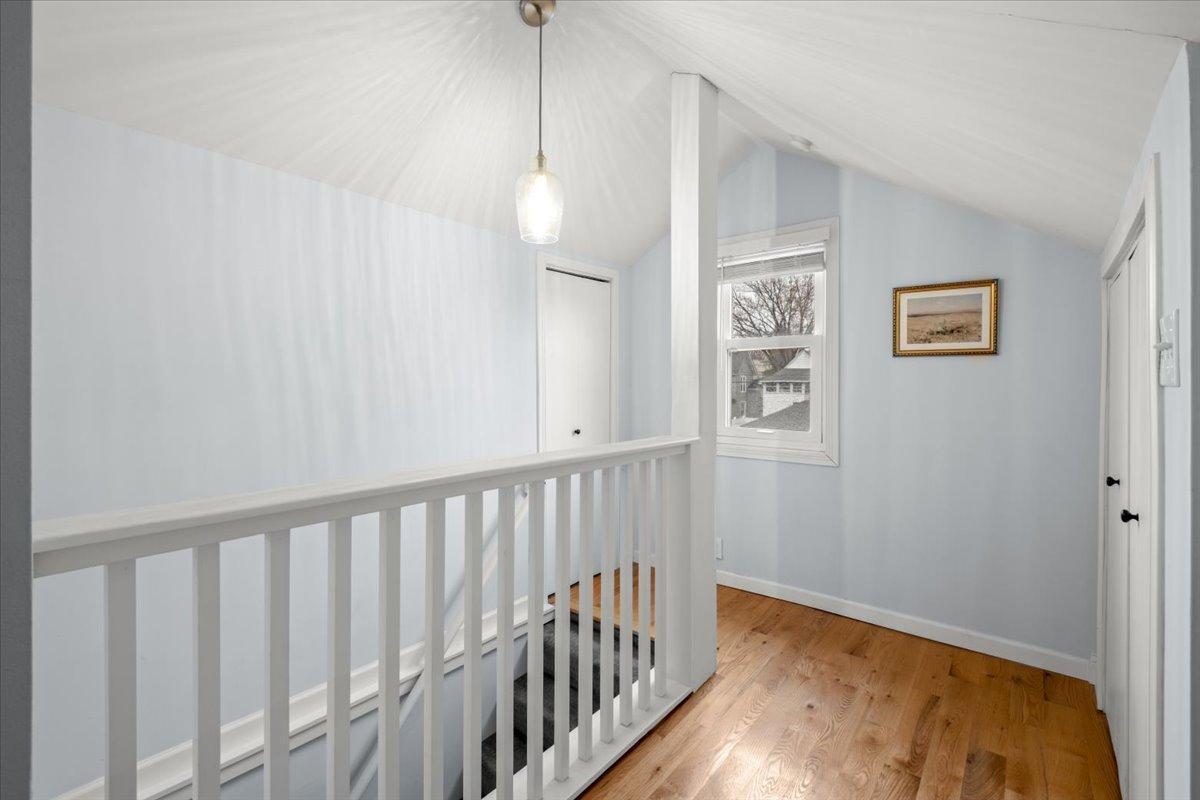 24-2627 Randolph St NE-0024.jpg