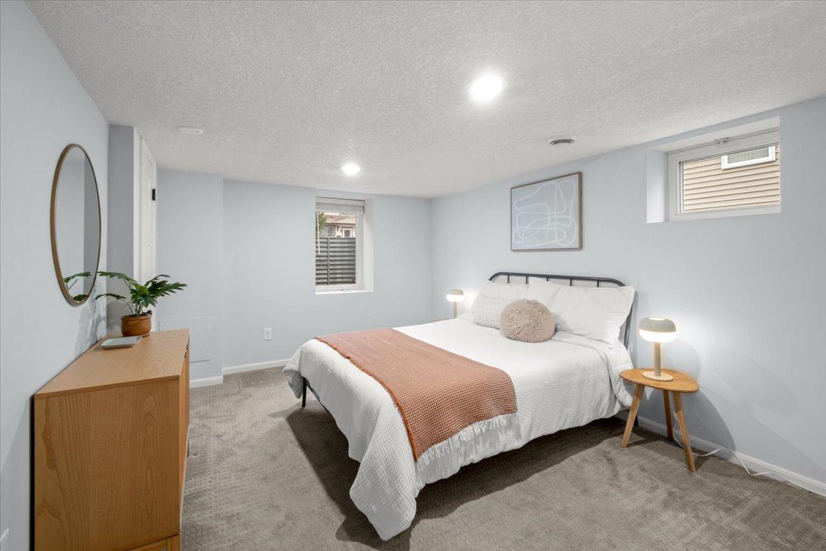 30-2627 Randolph St NE-0030.jpg