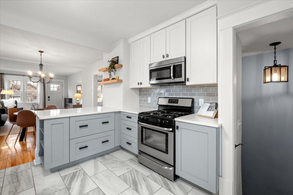 15-2627 Randolph St NE-0015.jpg