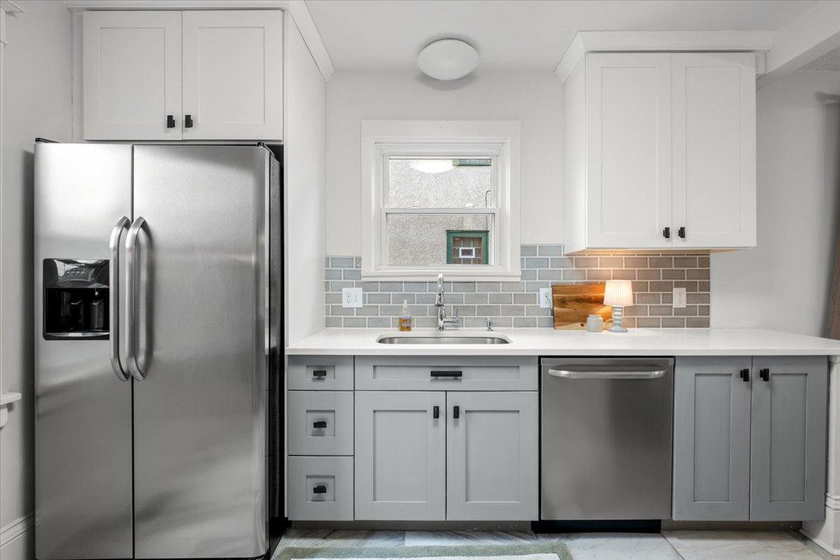 13-2627 Randolph St NE-0013.jpg