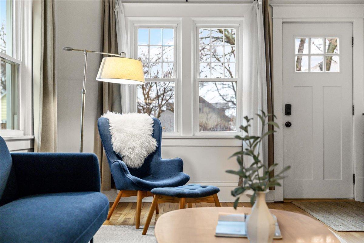 08-2627 Randolph St NE-0008.jpg